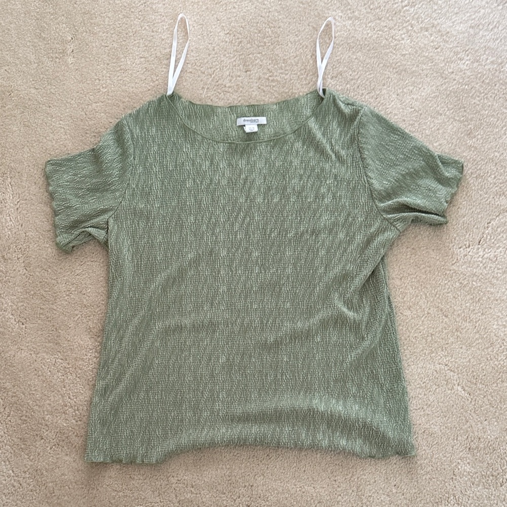 Dressbarn Woman Textured Sage Green Short Sleeve Top – Size 14/16